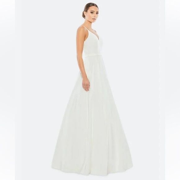 Mac Duggal Women's Dresses Mac Duggal Classic A-Line V-Neck Ballgown - Picture 4 of 9